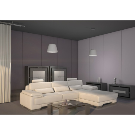 CONO ir balta stikla piekarināma lampiņa ar diametru 32cm, bez spuldzes un bez barošanas avota.